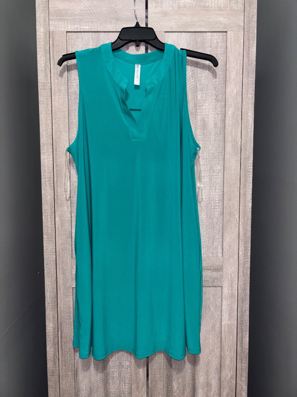 Set of 2 Dear Scarlett Sleeveless Wrinkle Free Lizzy Dresses 2X - Picture 2 of 9